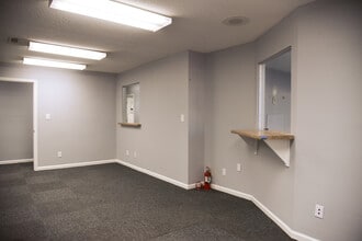 801 NE Church St, Decatur, AL à louer Photo intérieure- Image 2 de 12