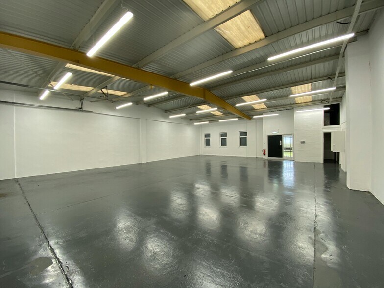 2-4 Carron Pl, East Kilbride à louer - Photo du bâtiment - Image 3 de 4