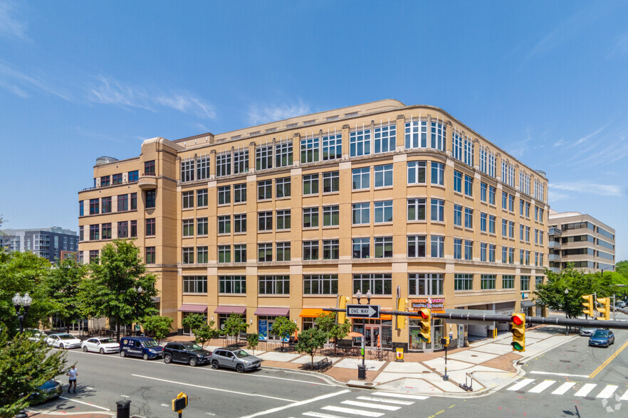 3000 Wilson Blvd, Arlington, VA for lease - Building Photo - Image 1 of 5