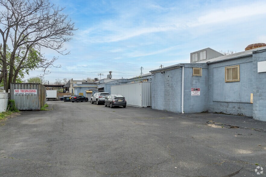 100 Ward Ave, Trenton, NJ à vendre - Photo du bâtiment - Image 2 de 5