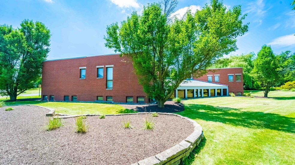 600 Vale Park Rd, Valparaiso, IN for lease - Building Photo - Image 2 of 22