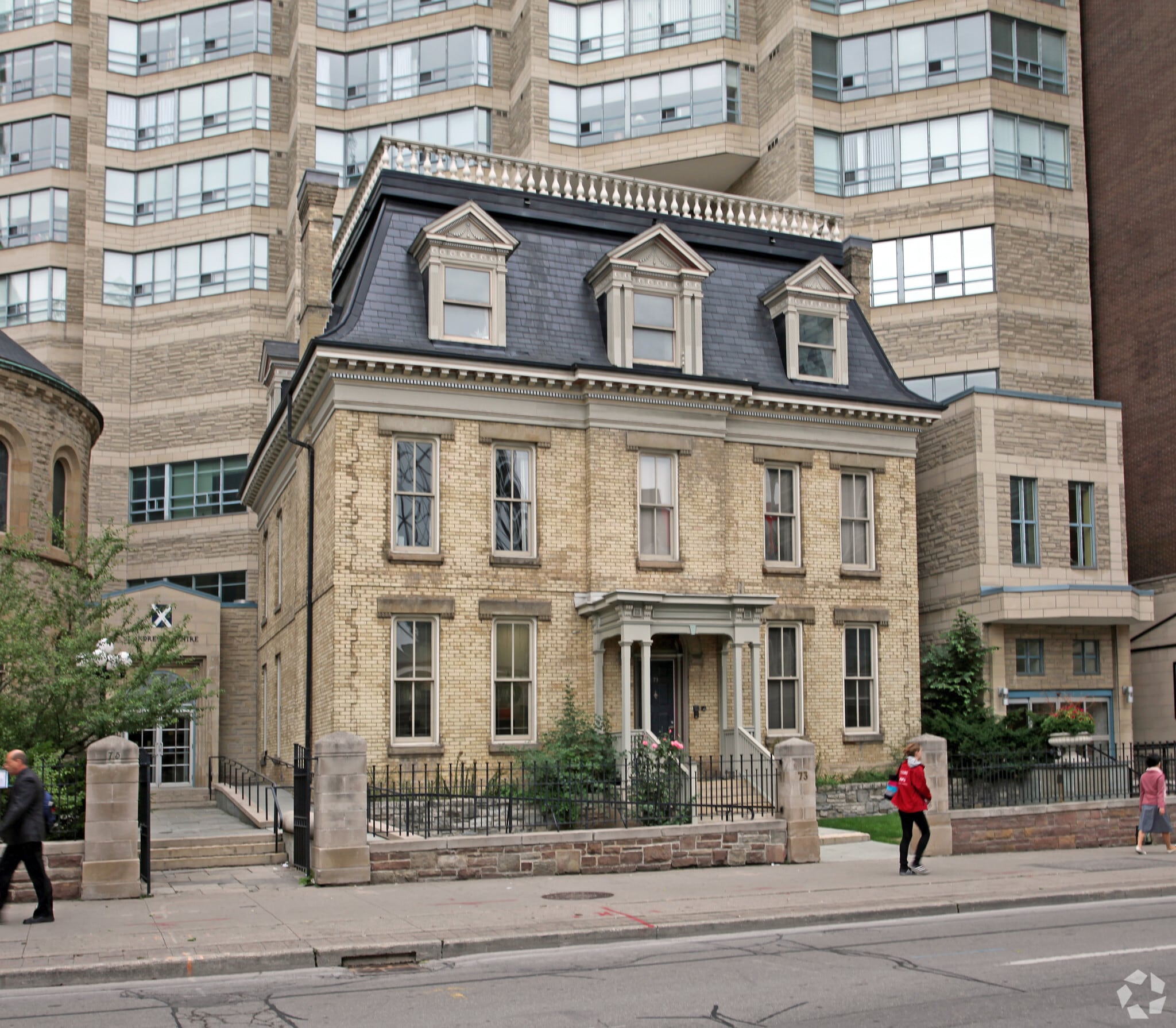 73 Simcoe St, Toronto, ON for lease Primary Photo- Image 1 of 3