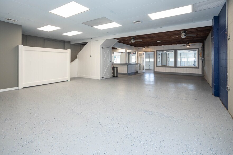 409 State Route 36, Port Monmouth, NJ à vendre - Photo du bâtiment - Image 3 de 9