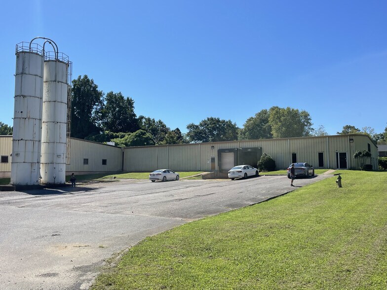 1129 S Chattanooga St, LaFayette, GA à vendre - Photo du bâtiment - Image 2 de 51