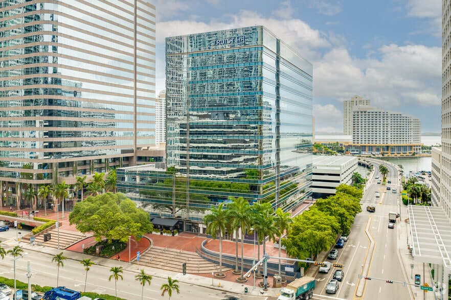 777 brickell Ave, Miami, FL for lease - Primary Photo - Image 1 of 16