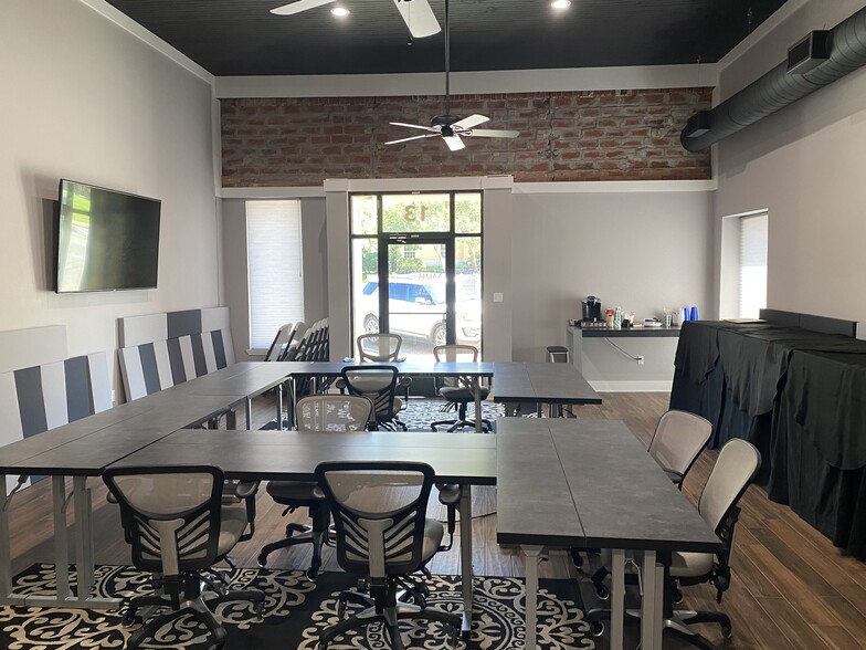 Downtown Temple Office Buildings portfolio of 2 properties for sale on LoopNet.ca - Interior Photo - Image 2 of 4