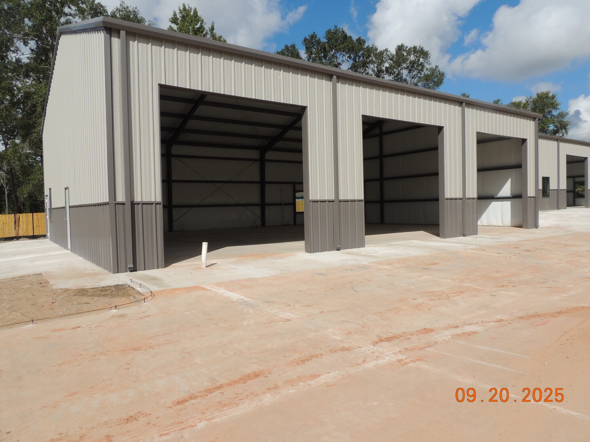 2307 Wade Cir S, Conroe, TX for sale Primary Photo- Image 1 of 6