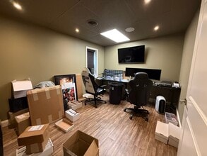 800 Main St, Hellertown, PA for lease Interior Photo- Image 2 of 9