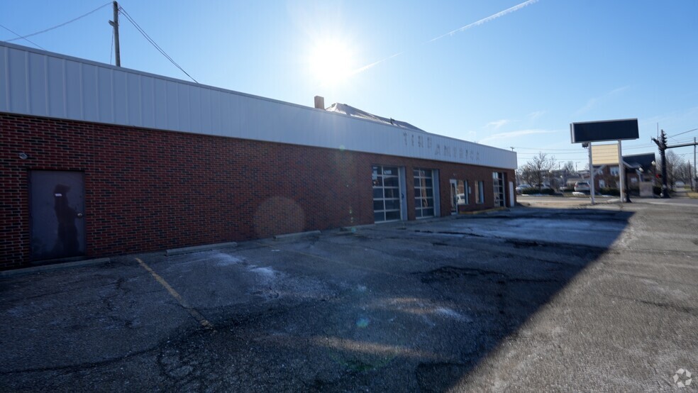 1105 Wheeling Ave, Cambridge, OH for lease - Building Photo - Image 2 of 18