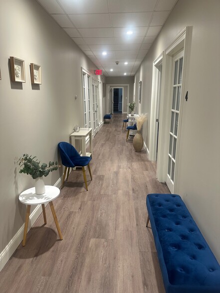 10 S Clinton St, Doylestown, PA à louer - Photo du bâtiment - Image 3 de 6