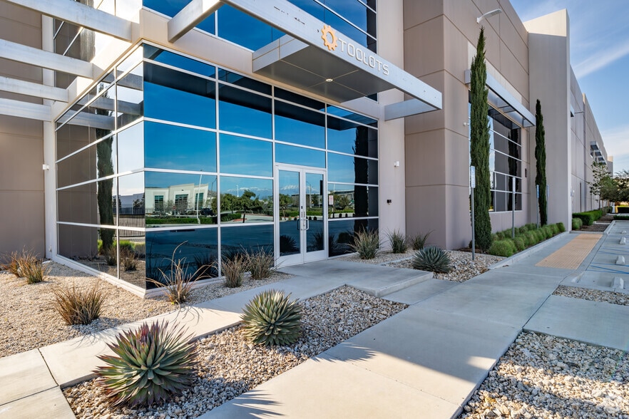 17783 Indian St, Moreno Valley, CA for lease - Building Photo - Image 3 of 8