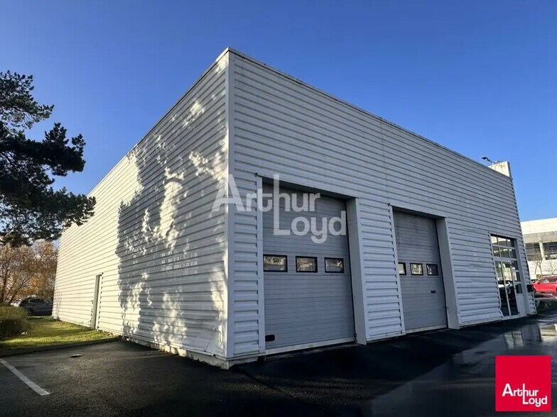 Flex in Saint-Grégoire for lease - Building Photo - Image 2 of 5