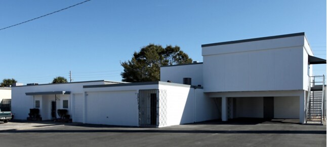 2513 Industrial Blvd, Orlando, FL à louer - Photo du bâtiment - Image 1 de 13