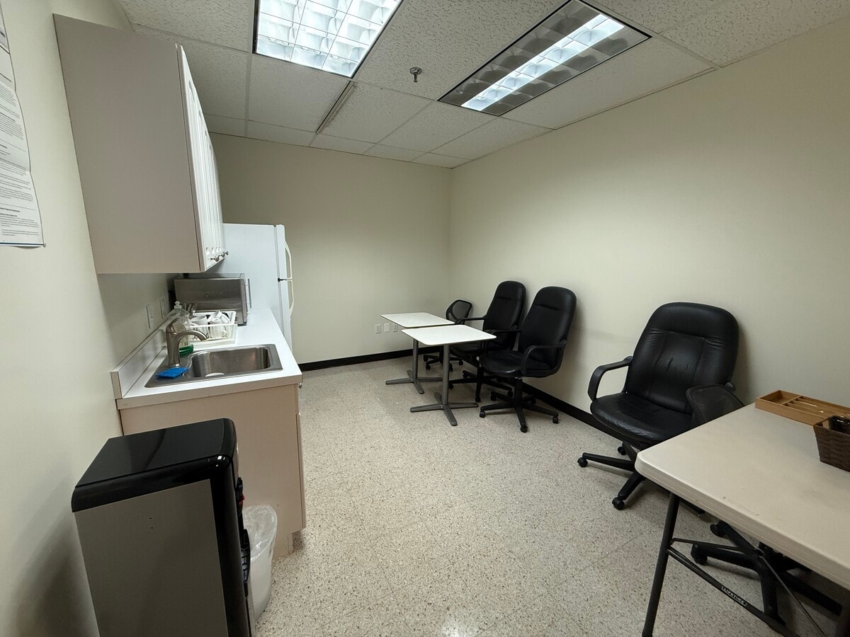 8230 Boone Blvd, Vienna, VA 22182 - Unité 445 -  - Photo intérieure - Image 2 of 13