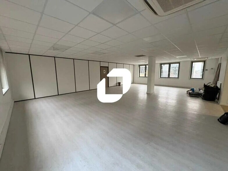 Bureau dans Saint-Germain-en-Laye à louer - Photo intérieure - Image 2 de 4