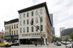 646-648 N Clark St, Chicago IL - Loft