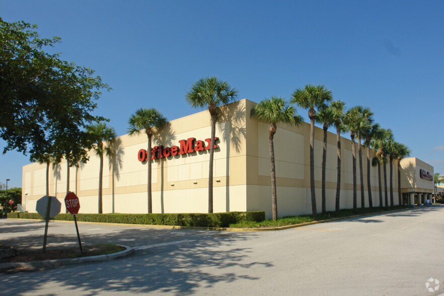901-1101 N Congress Ave, Boynton Beach, FL à louer - Photo du bâtiment - Image 3 de 5