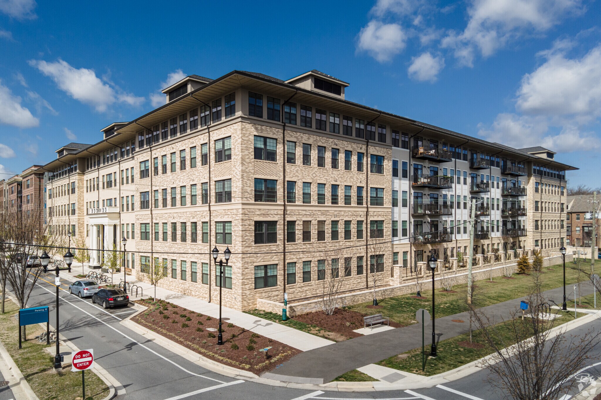 4650 Van Buren St, Riverdale Park, MD à louer Photo principale- Image 1 de 68