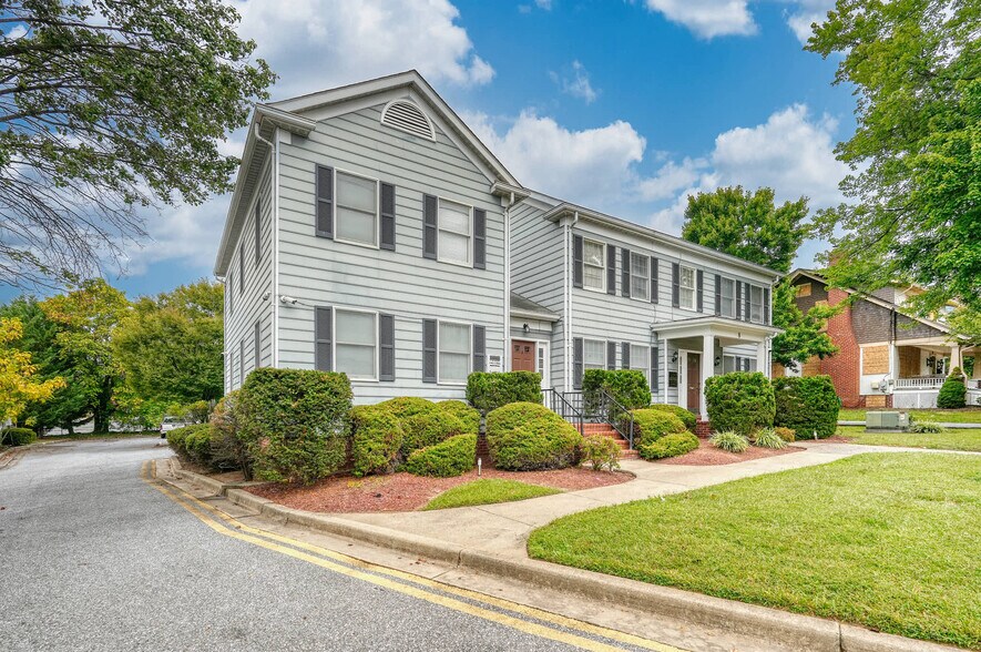 8 Brookes Ave, Gaithersburg, MD à vendre - Photo du bâtiment - Image 2 de 14