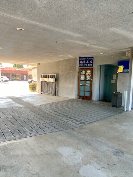 1730 S San Gabriel Blvd, San Gabriel, CA à vendre - Photo du bâtiment - Image 2 de 4