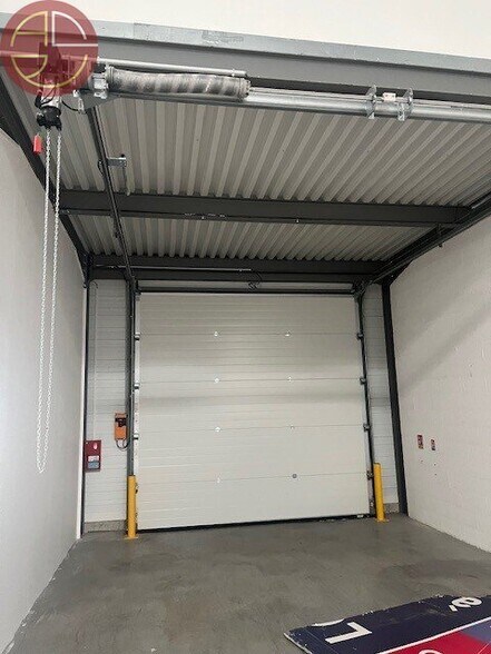 Industrial in Toulouse for lease - Building Photo - Image 3 of 9