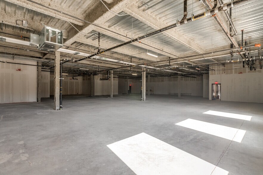 6601 W University Dr, McKinney, TX à louer - Photo du bâtiment - Image 3 de 31