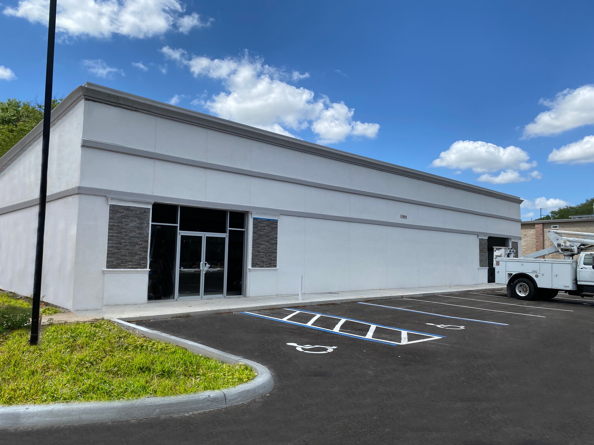 13922 US Hwy 441/27, Lady Lake, FL for lease Primary Photo- Image 1 of 20