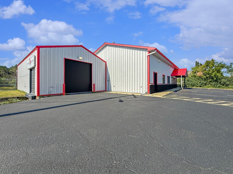 614 Railroad St SE, Bemidji, MN à vendre - Photo du bâtiment - Image 2 de 24