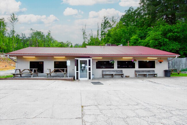 More details for 1214 NC 8 & 89 South hwy, Danbury, NC - Retail for Sale