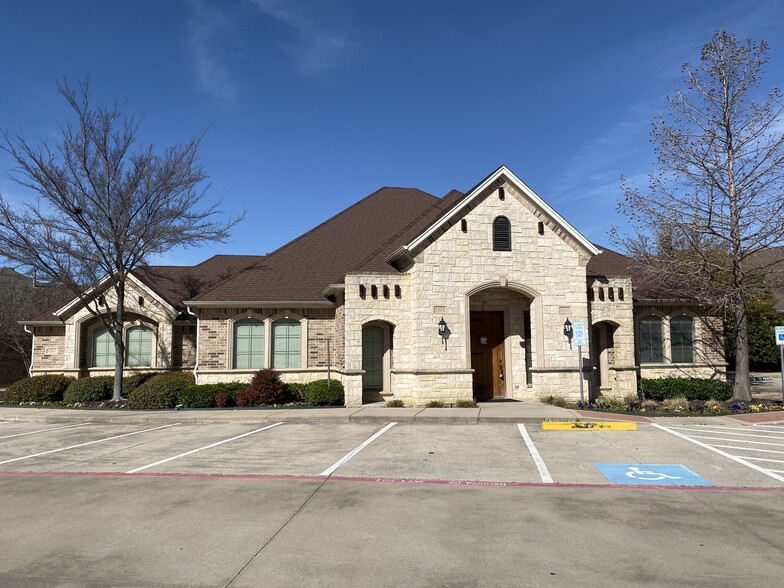 8313 Whitley Rd, Watauga, TX à vendre - Photo principale - Image 1 de 13