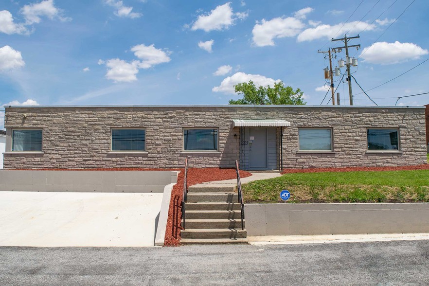 2225 Meyer Rd, Fort Wayne, IN for sale - Building Photo - Image 1 of 1