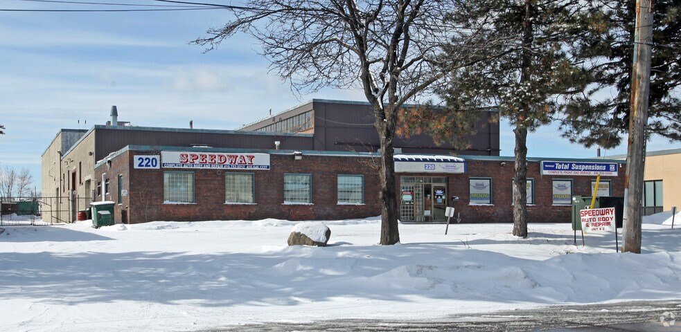 220 Midwest Rd, Toronto, ON à vendre - Photo principale - Image 1 de 1