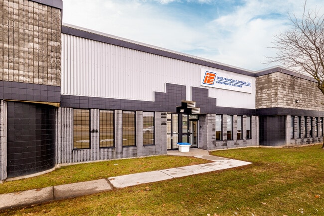Plus de détails pour 5550-5750 Boul Thimens, Saint-Laurent, QC - Coworking à louer