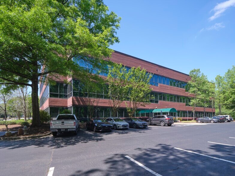 10745 Westside Way, Alpharetta, GA à louer - Photo du bâtiment - Image 3 de 6