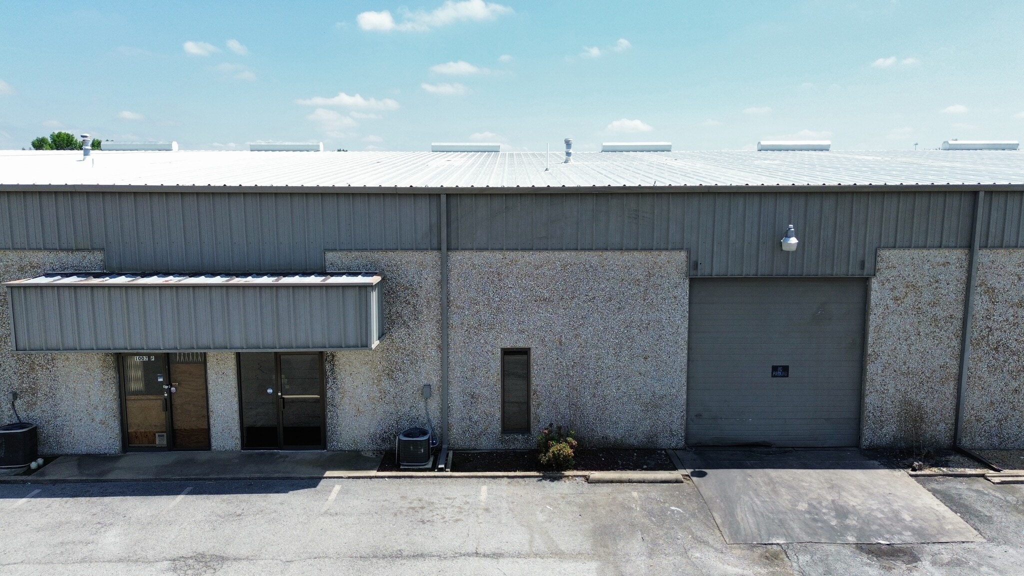 1000-1008 N Commercial Blvd, Arlington, TX for lease Building Photo- Image 1 of 2