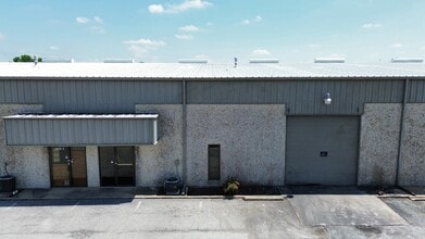 1000-1008 N Commercial Blvd, Arlington, TX for lease Building Photo- Image 1 of 2