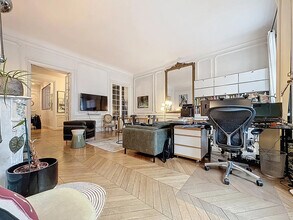 Office in Paris for sale Interior Photo- Image 2 of 17