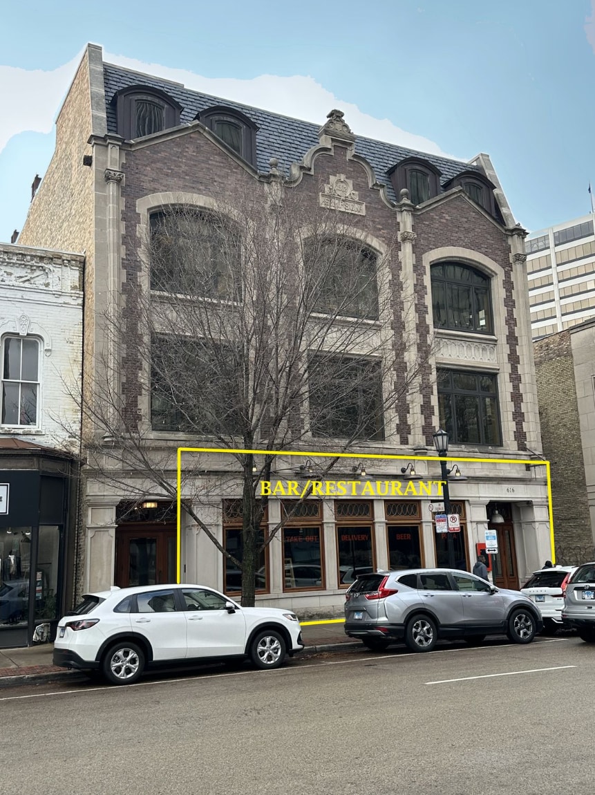 616 Davis St, Evanston, IL for lease Building Photo- Image 1 of 9