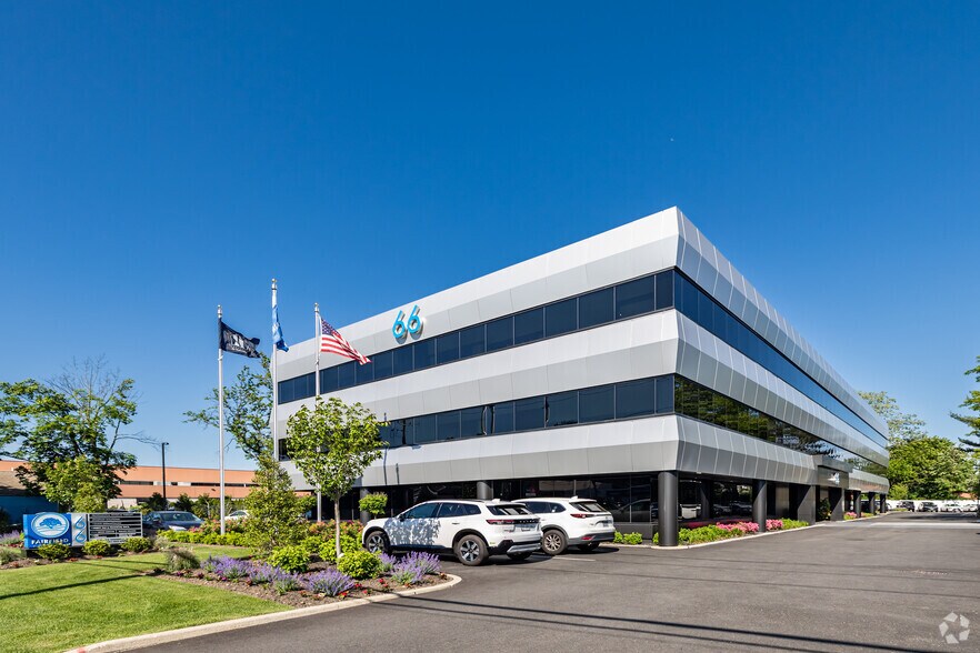66 Commack Rd, Commack, NY à louer - Photo du bâtiment - Image 2 de 4