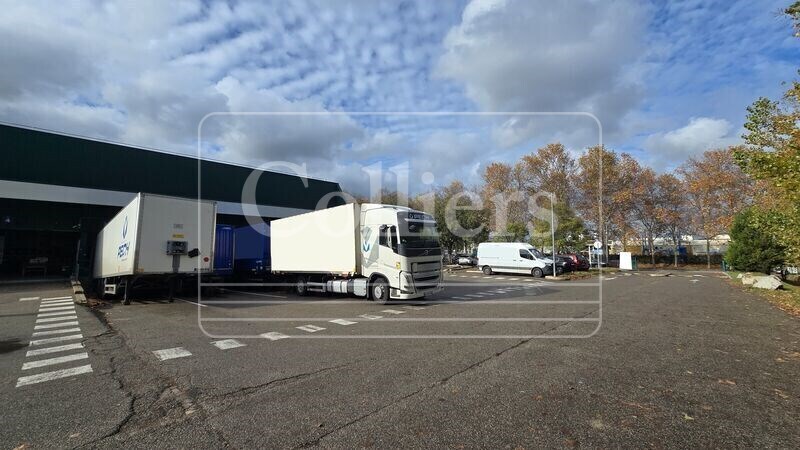 Flex in Vitrolles for lease - Building Photo - Image 1 of 8