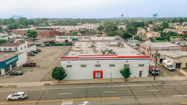 Plus de détails pour 2115 Jericho Tpke, New Hyde Park, NY - Industriel à louer