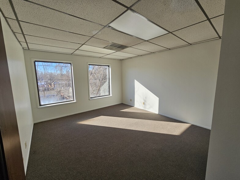 550 E Plumb Ln, Reno, NV for lease - Building Photo - Image 3 of 11