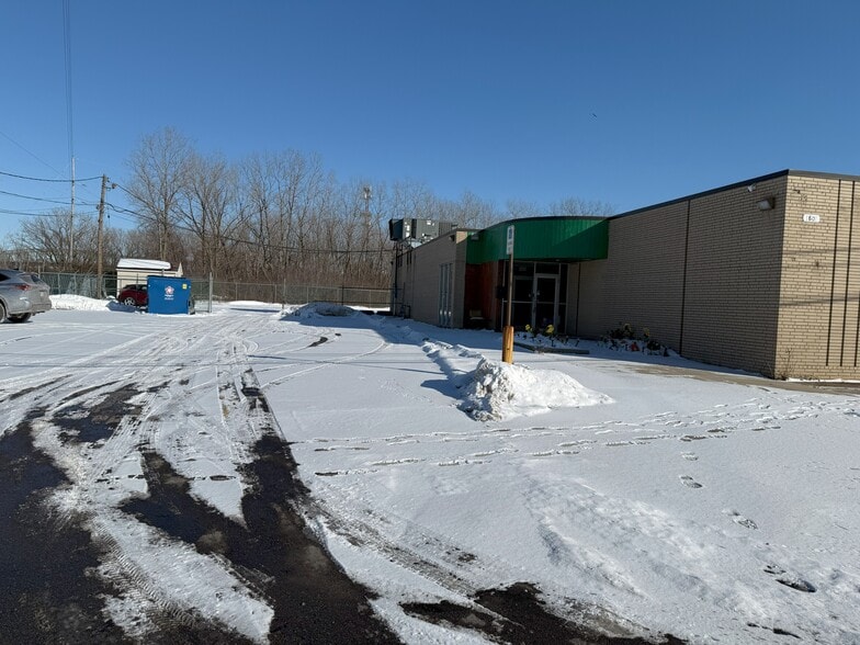 1801 Elyria Ave, Lorain, OH for sale - Building Photo - Image 2 of 6