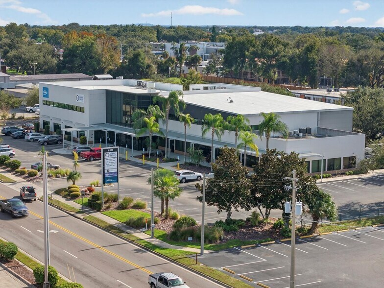 250 Avenue K SW, Winter Haven, FL à louer - Photo du bâtiment - Image 3 de 6