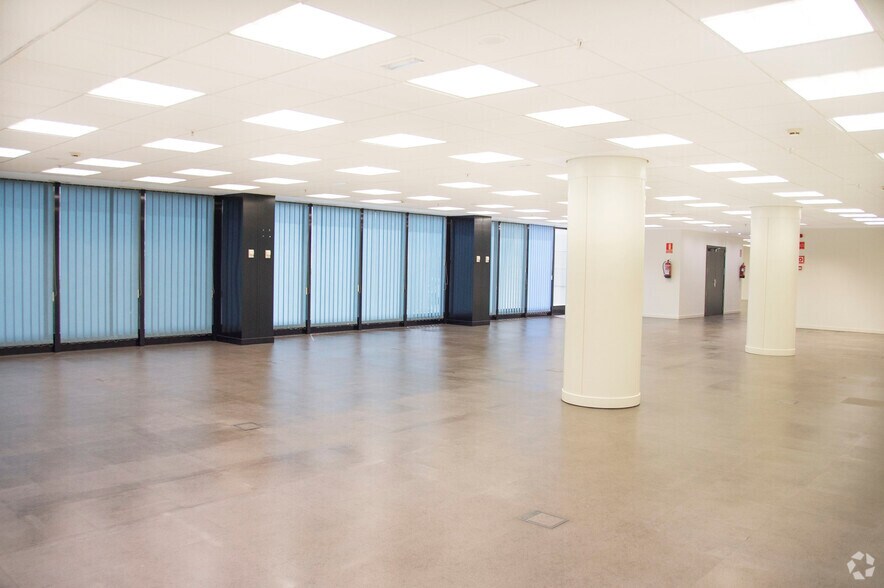 Calle Goya, 24, Madrid, Madrid à louer - Photo du bâtiment - Image 3 de 16