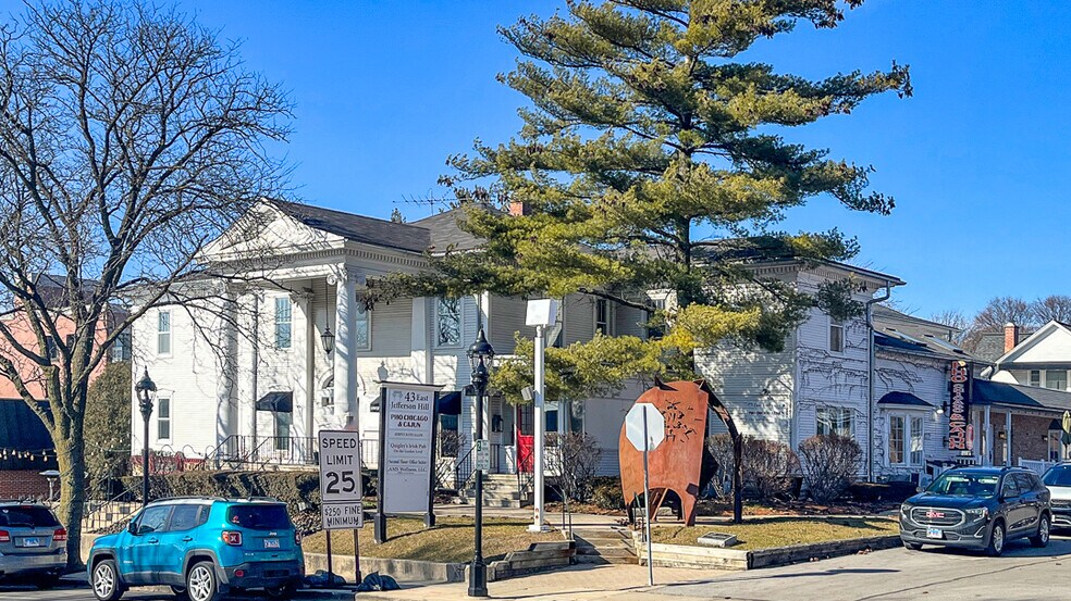 43 E Jefferson Ave, Naperville, IL à vendre - Photo du bâtiment - Image 1 de 8