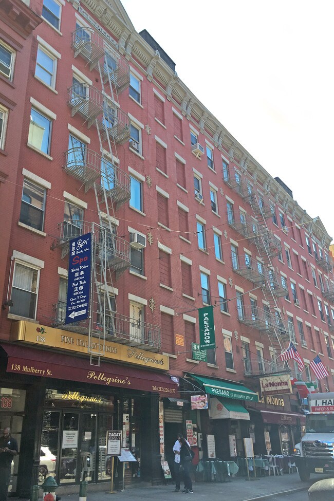 Plus de détails pour 132-138 Mulberry St, New York, NY - Bureau à louer