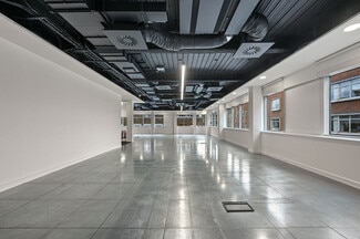 Plus de détails pour 82 Dean St, Londres - Bureau à louer