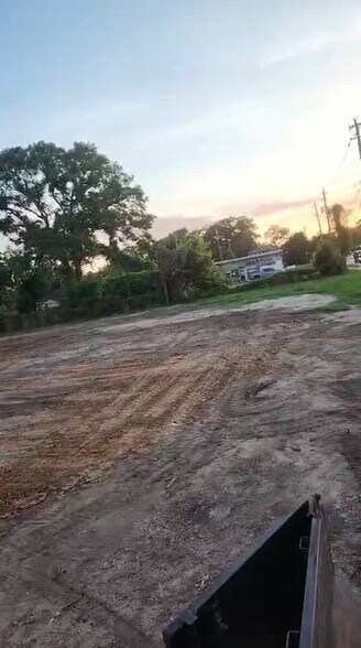 6110 Tidwell Rd, Houston, TX à vendre - Vidéo sur l’inscription commerciale - Image 2 de 5