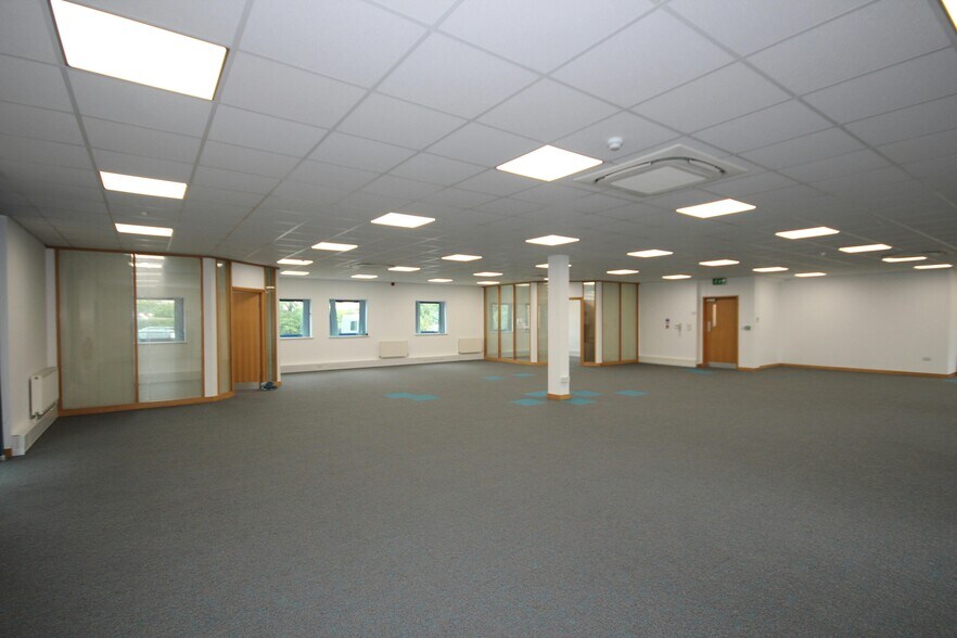 Steelpark Rd, Halesowen à louer - Photo du bâtiment - Image 2 de 10